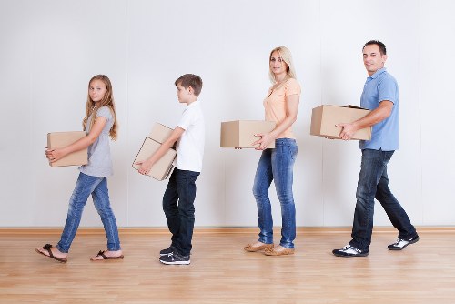 Discreet van-based moving support in a prestigious London area